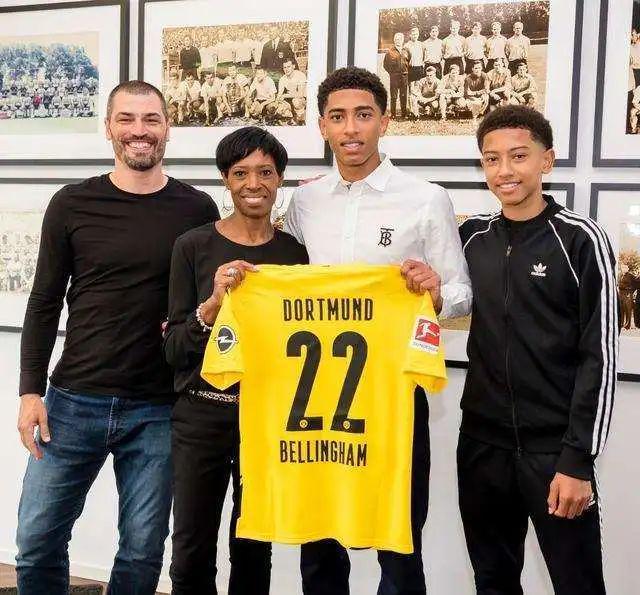 表现突出 表现突出